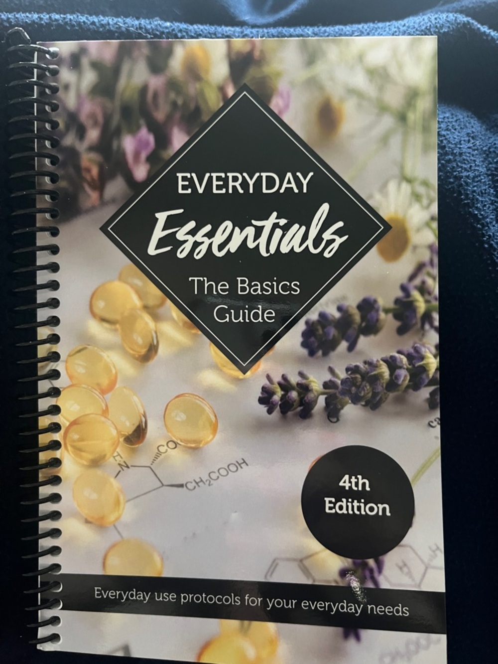 Everyday Essentials The Basics Guide - Essential Oil Guide